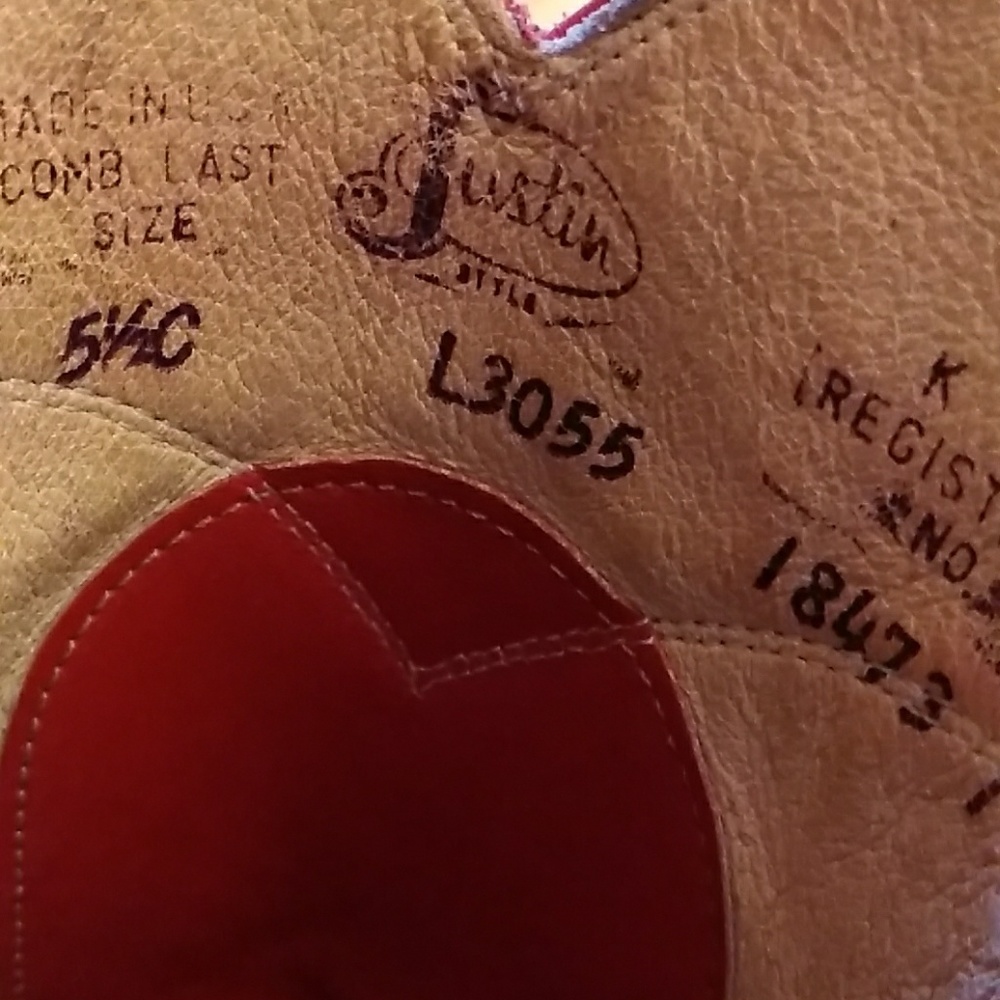 Red Justin Boots size 5 and 1/2 - Picture 6 of 7